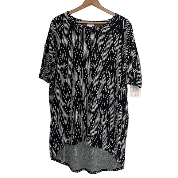 LuLaRoe Tunic Top Woman's Size Small Irma Black White Jacquard Knit Stretch NEW - Picture 1 of 12